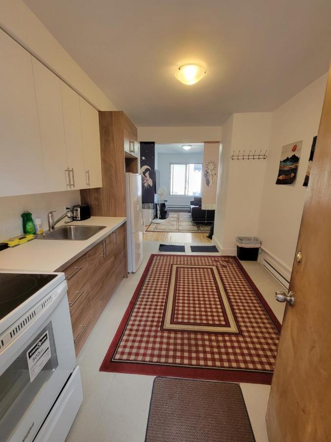 Small Condo In Montreal -Fast Wifi Экстерьер фото