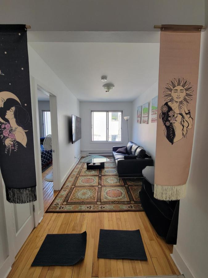 Small Condo In Montreal -Fast Wifi Экстерьер фото