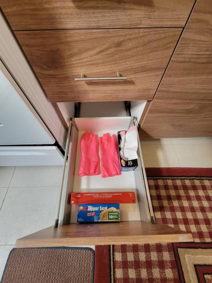 Small Condo In Montreal -Fast Wifi Экстерьер фото