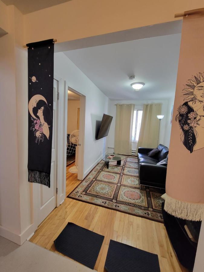 Small Condo In Montreal -Fast Wifi Экстерьер фото