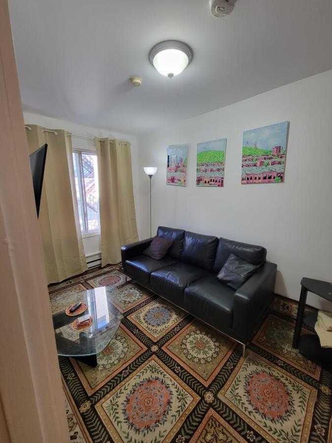 Small Condo In Montreal -Fast Wifi Экстерьер фото